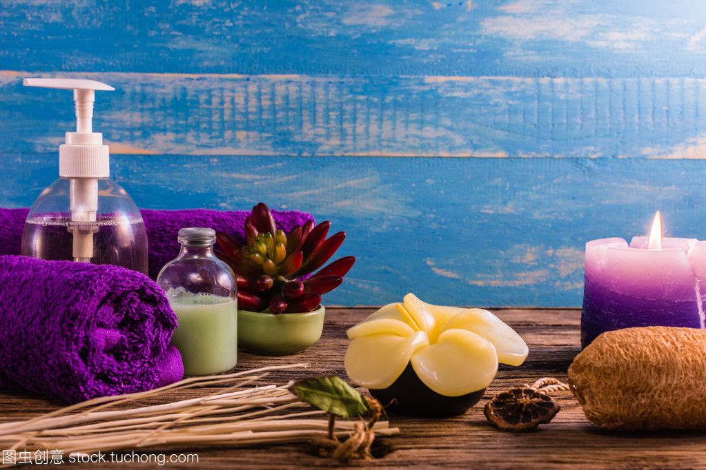 水療香熏 木桌上的一道靈韻風景